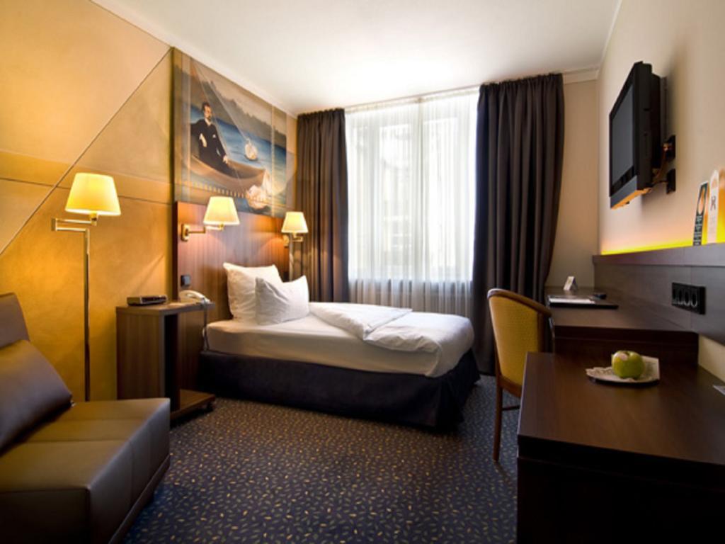 Hotel Koenig Ludwig II Garching bei Muenchen Bilik gambar